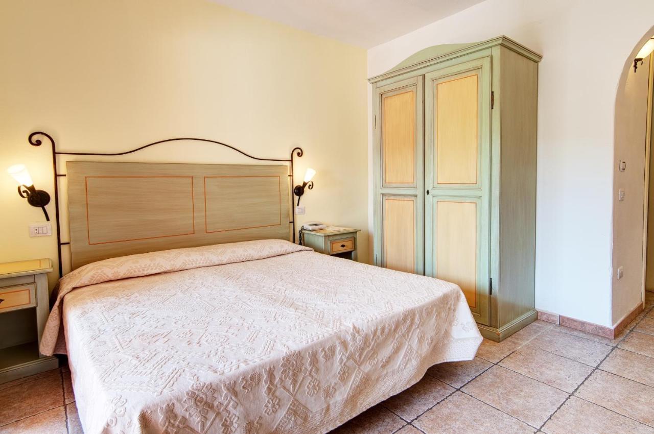 Hotel Li Graniti Baja Sardinia Eksteriør bilde