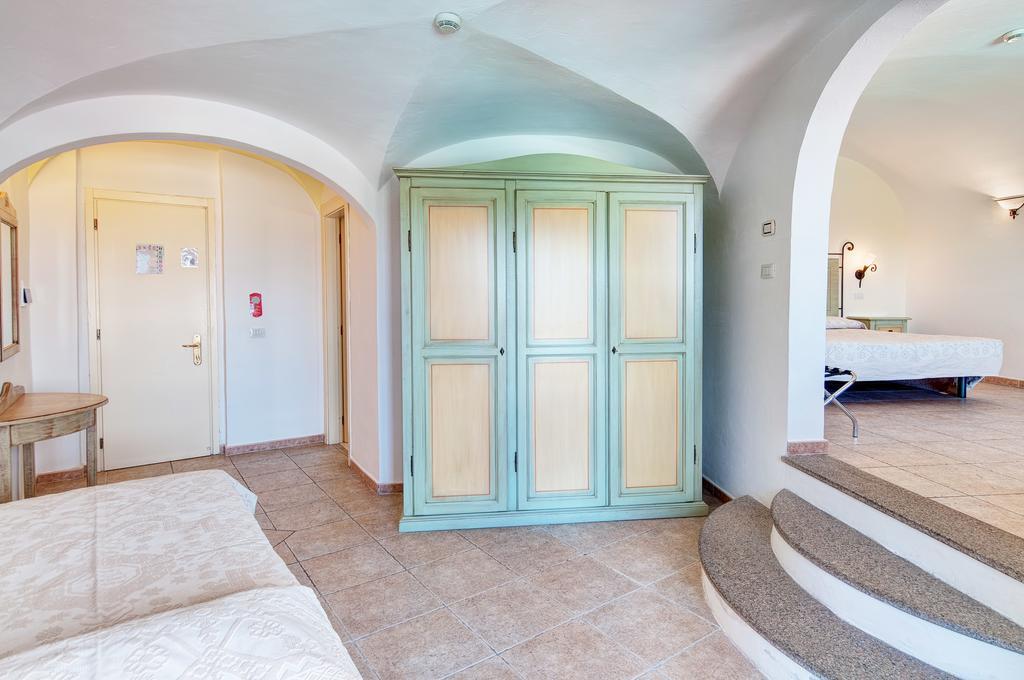 Hotel Li Graniti Baja Sardinia Eksteriør bilde