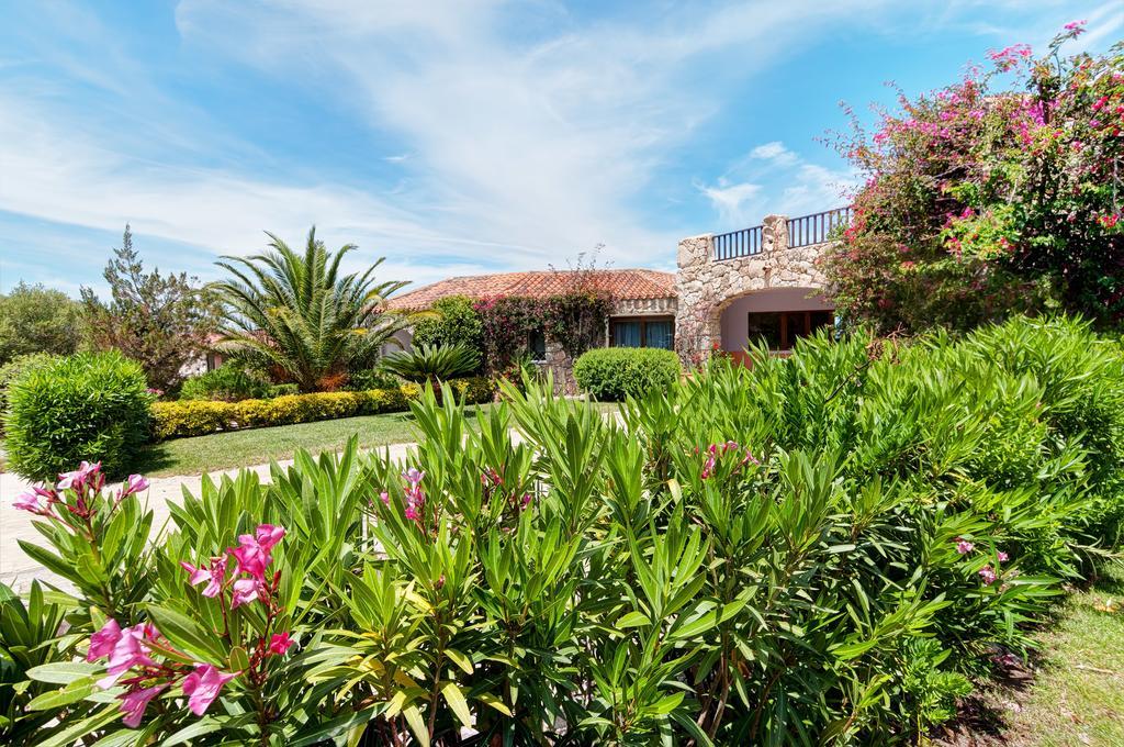 Hotel Li Graniti Baja Sardinia Eksteriør bilde