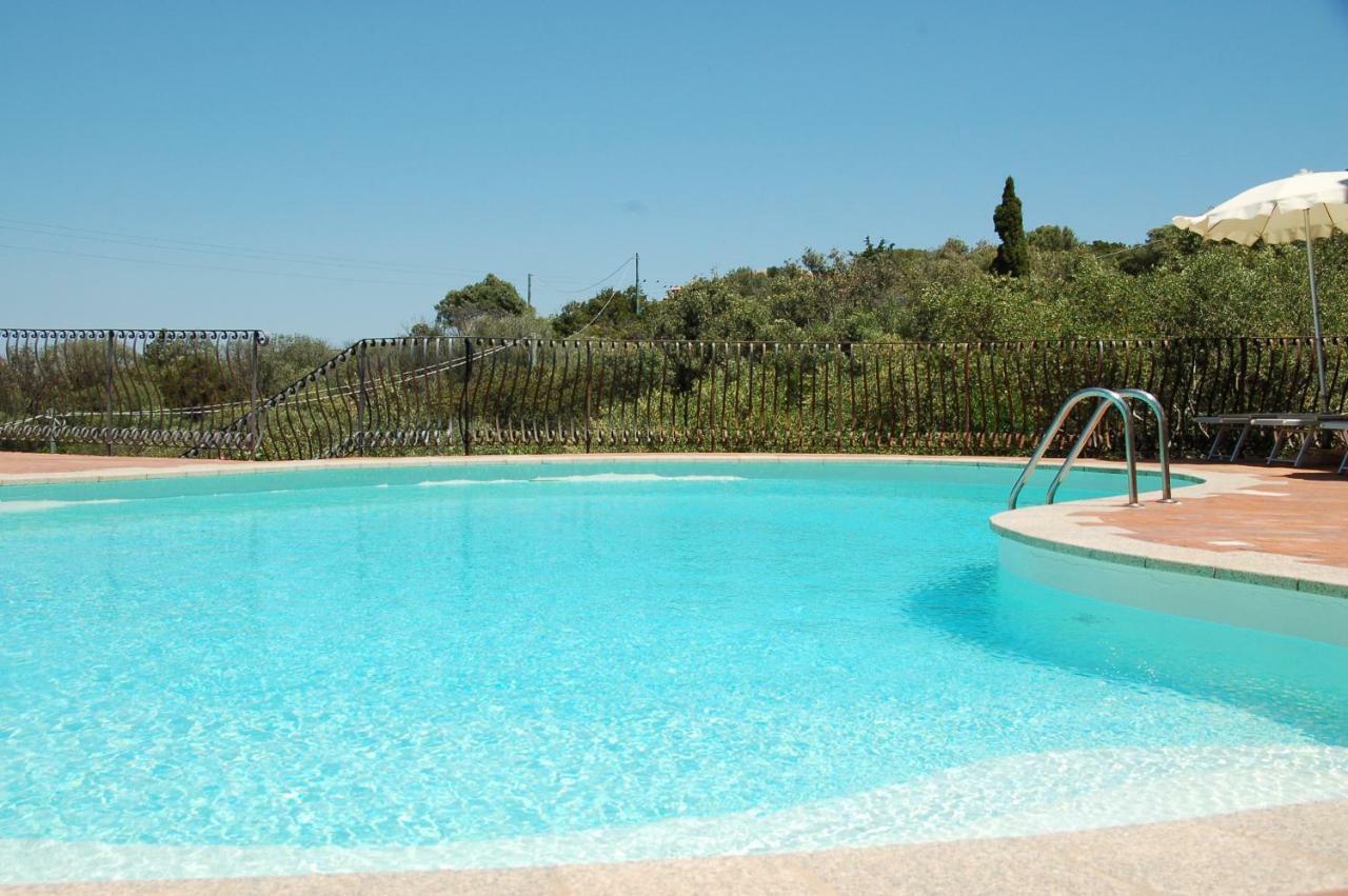 Hotel Li Graniti Baja Sardinia Eksteriør bilde